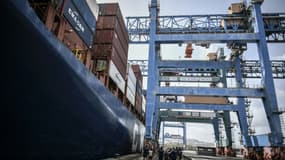 Le déficit commercial de la France s'est réduit en juillet, grâce à une hausse des exportations.