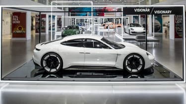 La première voiture 100% électrique sera une berline au comportement annoncé sportif, la Mission E.