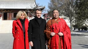 Emmanuel et Brigitte Macron visitent la Big Wild Goose Pagoda, lors de leur visite officielle en Chine, le 8 janvier 2018