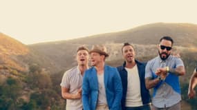 Les Backstreet Boys dans le clip de In a World like this, en 2013.