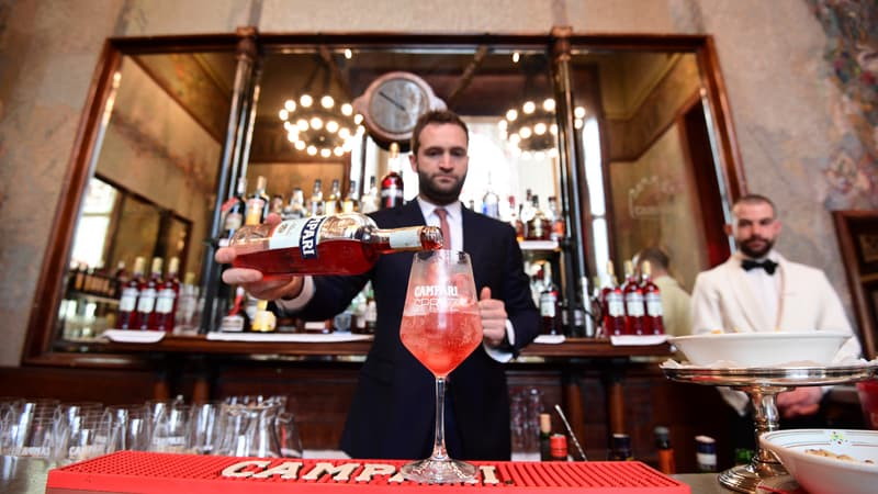 En 2003, personne n'en buvait hors d'Italie: comment Campari a fait du spritz le "tiramisu des cocktails" pour exporter cette vague orange à travers l'Ouest