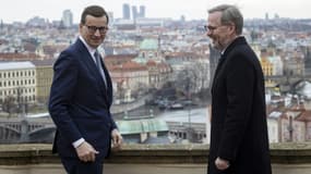 Le Premier ministre tchèque Petr Fiala (à droite) et son homologue polonais Mateusz Morawiecki le 3 février 2022 à Prague