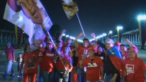 Des milliers de personnes sont descendues dans les rues de Caracas pour un dernier hommage à Hugo Chavez.