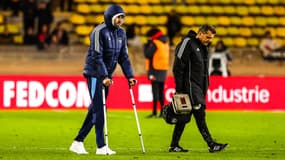 Pierre Lees-Melou en béquilles après Monaco-Brest en novembre 2024