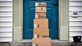 Pour éviter de se faire piquer des colis, Amazon propose d'utiliser une serrure connectée pour que les livreurs les déposent dans le domicile des clients.
