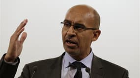 Les militants socialistes ont confirmé jeudi le choix de Harlem Désir pour succéder à Martine Aubry au poste de premier secrétaire du PS. /Photo prise le 17 octobre 2012/REUTERS/Jacky Naegelen