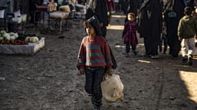 Un enfant dans le camp de al-Hol, en Syrie, où se trouvent la majorité des femmes et enfants étrangers affiliés à Daech, le 14 janvier 2020