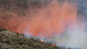 Un incendie s'est déclaré vendredi soir près de la prison de Grasse (Alpes-Maritimes).