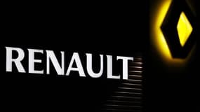 Arnaud Montebourg a salué jeudi comme un "événement considérable" le projet d'accord de compétitivité conclu chez Renault et déclaré espérer qu'il soit suivi de nombreux autres organisant des relocalisations d'activités industrielles en France. /Photo pri