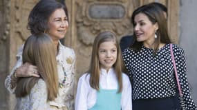 La reine Sofia en compagnie de Letizia d'Espagne et ses filles Sofia et Leonor à Palma de Majorque, le 1er avril 2018