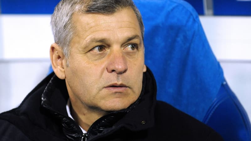 Bruno Genesio n'a toujours pas trouvé la bonne solution en défense cette saison avec l'OL.