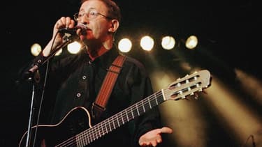 Le chanteur Idir, en avril 2000 au printemps de Bourges.