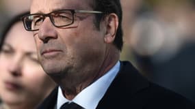 François Hollande au Centre d’Accueil et d’Orientation pour migrants à Doue-la-Fontaine, dans l'ouest de la France, le 29 octobre.