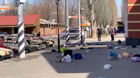 Aux abords de la gare de Kramatorsk peu après les tirs, le 8 avril 2022. 