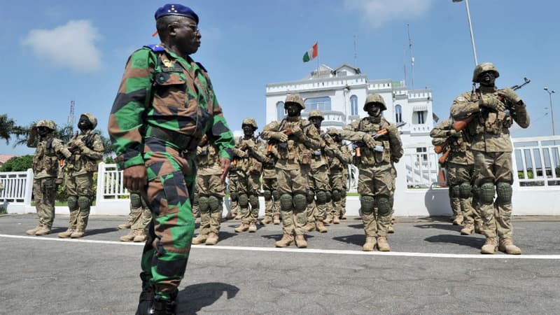 Des tensions existent au sein de l'armée ivoirienne entre les anciens rebelles et les militaires de carrière.
