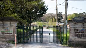 L'entrée du centre thérapeutique à Lodève, dans l'Hérault, où les deux jeunes gens étaient pensionnaires.