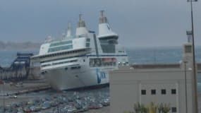 le Napoléon Bonaparte, dans le port de Marseille.