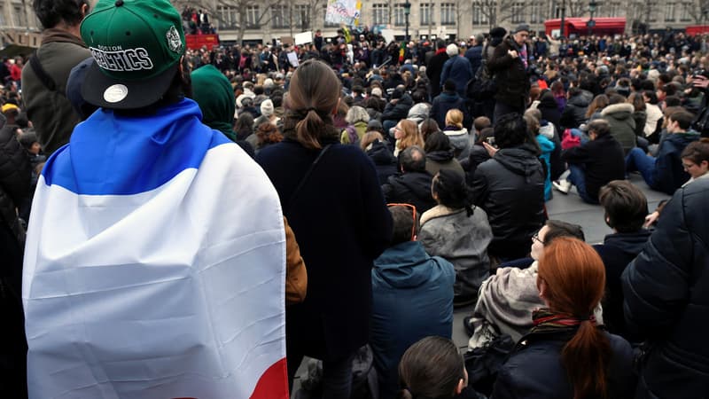 Des manifestants place de la République à Paris.