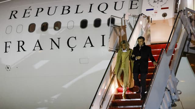 Emmanuel Macron et Brigitte Macron à leur arrivée pour une visite d'Etat officielle aux USA le 29 novembre 2022