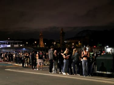 Les quais de Seine, haut lieu de la fête parisienne, dans la nuit du 11 au 12 juin 2021 largement après le couvre-feu