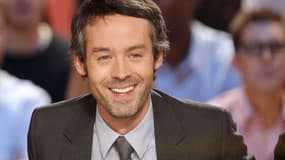 Yann Barthès sur le plateau du Grand Journal en 2009