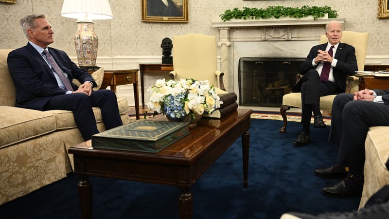Joe Biden lors d'une rencontre avec les leaders du Congrès américain, à la Maison Blanche, le 9 mai 2023