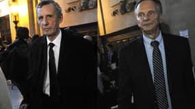 Les docteurs Michel Aubertel et Jean-François Sztermer, au palais de justice de Paris.