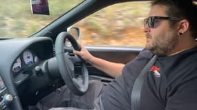 Arnaud Ivaldi, mécanicien de "Grand Tourisme Import" à Ongles au volant d'une voiture japonaise