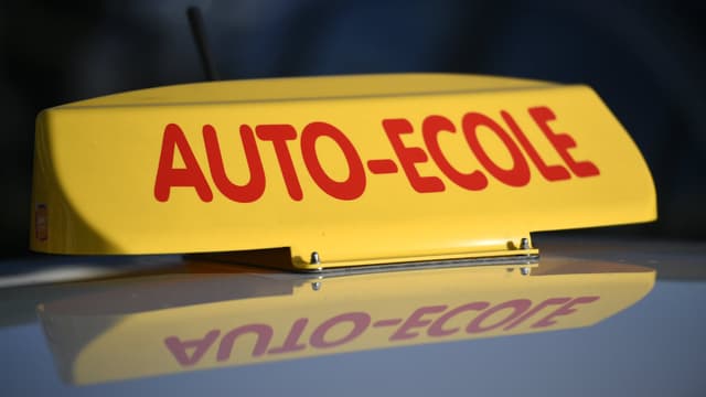 Un décret a entrainé la fermeture des auto-écoles à peine rouvertes le 11 mai. Le calendrier de la reprise semble très incertain.