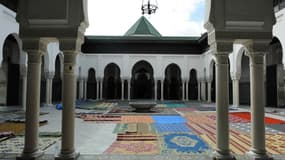 La salle de prière extérieure de la Grande mosquée de Paris, le 10 juin 2010. (photo d'illustration)