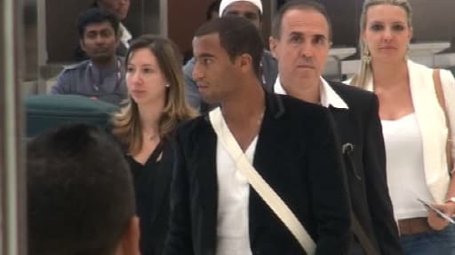 Lucas Moura à son arrivée à Doha, dimanche soir