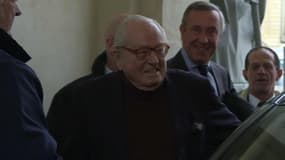 Jean-Marie Le Pen exclu du FN conserve son statut de président d’honneur, mais pour combien de temps?