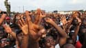 A Abidjan, lors d'un rassemblement de partisans de Laurent Gbagbo, samedi. Alors que la Commission électorale indépendante a désigné Alassane Ouattara vainqueur du deuxième tour de la présidentielle ivoirienne, Laurent Gbagbo a décidé de se maintenir au p