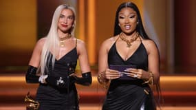 Dua Lipa et Megan Thee Stallion sur la scène des Grammy Awards 2022