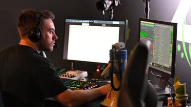 Adrien Nougaret, streamer français connu sous le pseudo "Zerator" participe au ZEvent, un marathon caritatif de jeux vidéo en direct de 50 heures qu'il a créé, à Montpellier le 8 septembre 2024.