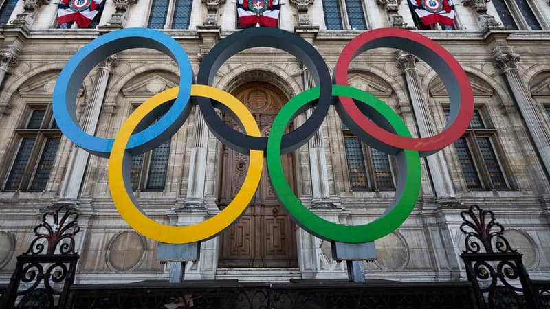 Les anneaux olympiques devant la mairie de Paris (photo d'illustration).