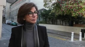 Rachida Dati lors d'une interview sur BFMTV dans les rues de Paris le 18 novembre 2025