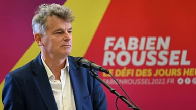 Le candidat communiste à la présidentielle, Fabien Roussel, à Paris le 14 avril 2022