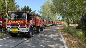 Un camion de sapeurs-pompiers.