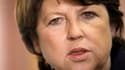 Redoutant une très forte abstention, le premier secrétaire du Parti socialiste, Martine Aubry, a accusé mercredi l'UMP d'occulter volontairement les cantonales par peur de la sanction électorale. /Photo prise le 9 mars 2011/REUTERS/Robert Pratta