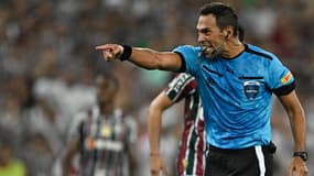 L'arbitre argentin Facundo Tello lors d'un match de Copa Sudamericana, le 01/03/2024