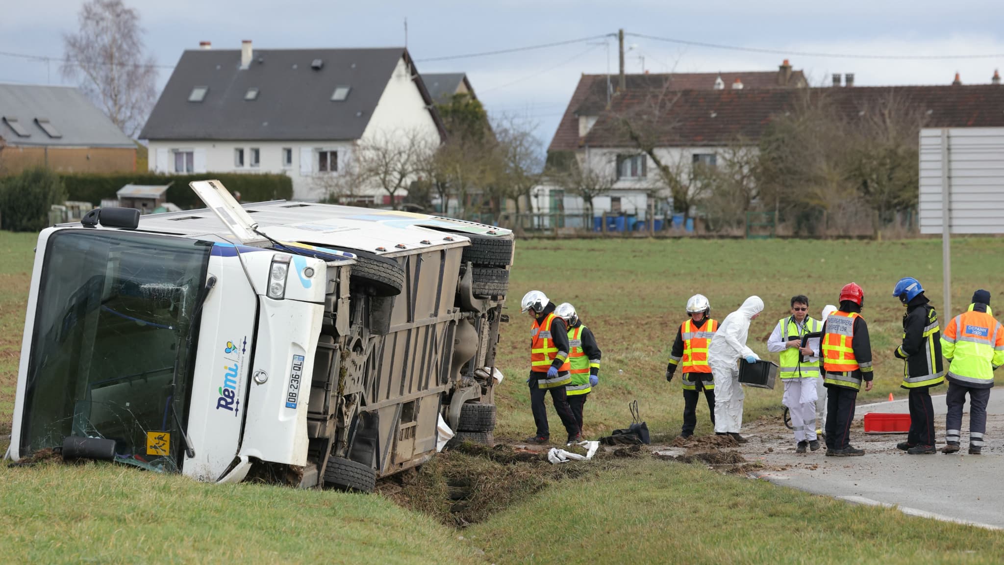 Accident d'un car scolaire en eure-et-loir: le conducteur placé en garde à vue ce jeudi matin