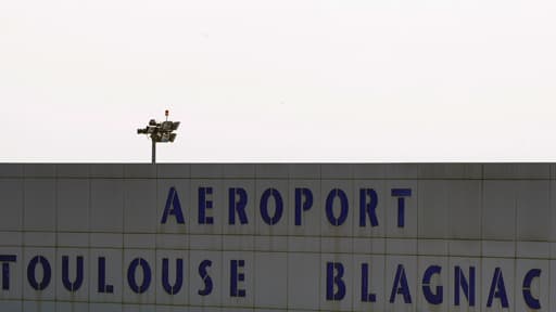 Lorsque l'avion s'est posé à l'aéroport de Toulouse, les membres de l'équipage ont prévenu les autorités des symptômes inquiétants de plusieurs voyageurs.