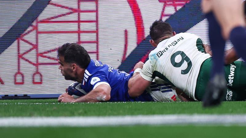 Un geste d'anti-jeu de Reinach? Le demi de mêlée sud-africain a poussé Penaud dans les panneaux publicitaires après son deuxième essai lors de France-Afrique du Sud