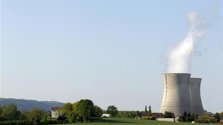 La centrale nucléaire de Bugey, près de Lyon. Le gouvernement français a évoqué pour la première fois vendredi, dans le cadre d'une vaste étude sur l'énergie, l'hypothèse d'un scénario de sortie du nucléaire à l'horizon 2040-2050, tout en précisant que ce