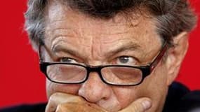 Jean-Louis Borloo a appelé le gouvernement à aller plus loin dans la lutte contre les déficits et proposé pour cela des mesures comme l'introduction immédiate d'une taxe sur les transactions financières, susceptibles selon lui de rapporter jusqu'à 23 mill