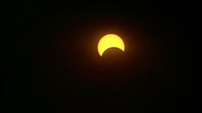 Une éclipse solaire était visible ce dimanche. Elle était visible peu après le lever du soleil au centre de l'Afrique et a pris fin dans le Pacifique. 