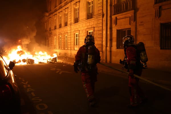 Des dizaines de feux allumés dans la capitale. 