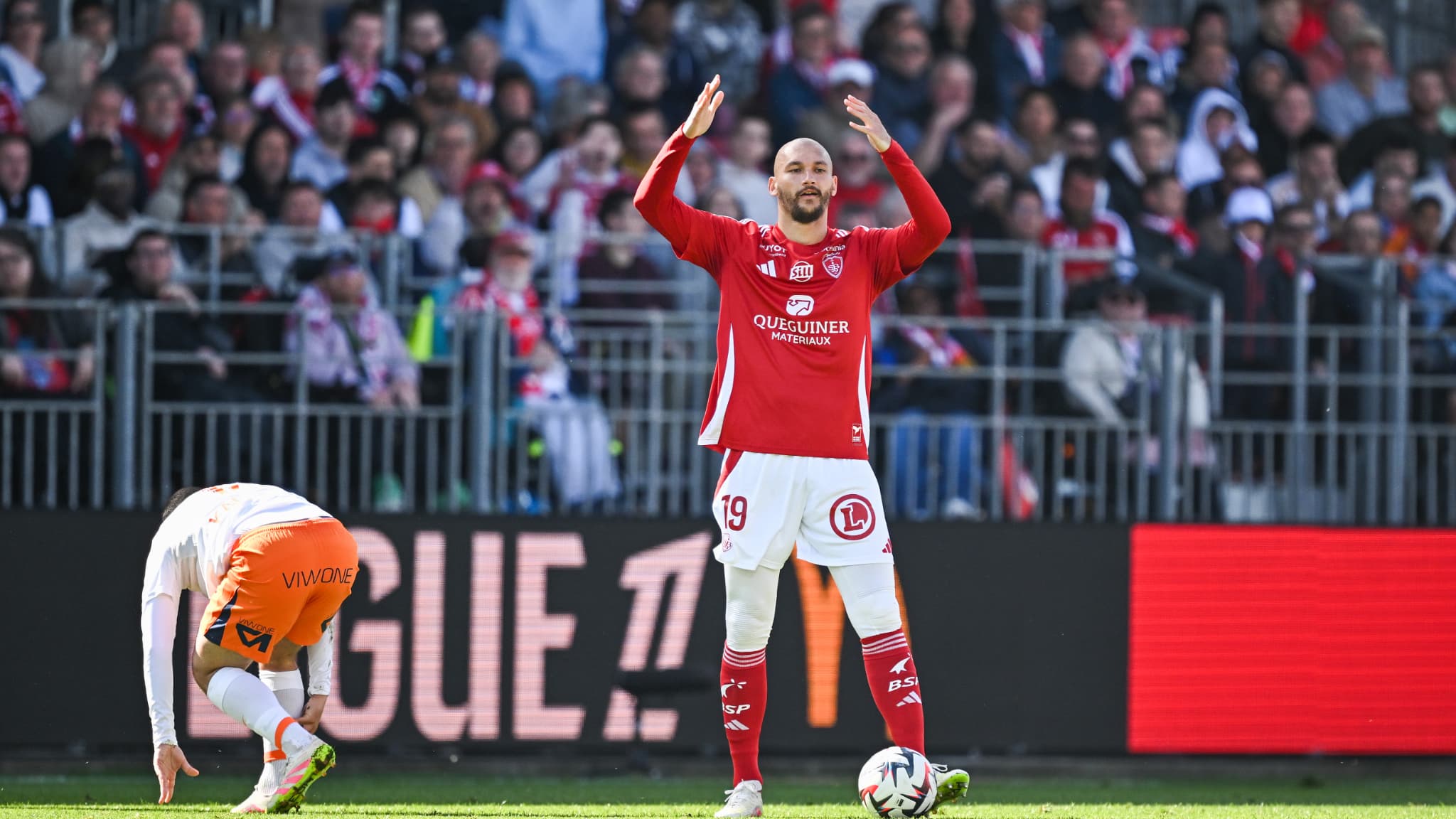 Ludovic Ajorque (Brest) face à Montpellier en Ligue 1, le 4 mai 2025.