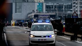 L'entrée de l'aéroport de Bruxelles a été soufflée par une importante explosion tôt dans la matinée du 22 ars 2016.
